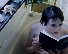 Nude in bathtub in In My Fathers Den HiDef 720p!