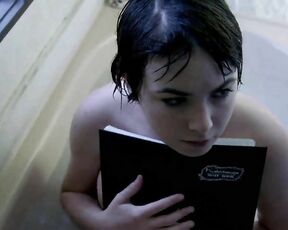 Nude in bathtub in In My Fathers Den HiDef 720p!