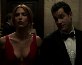 Cleavage on Unforgettable s01e18 HiDef 1080p!