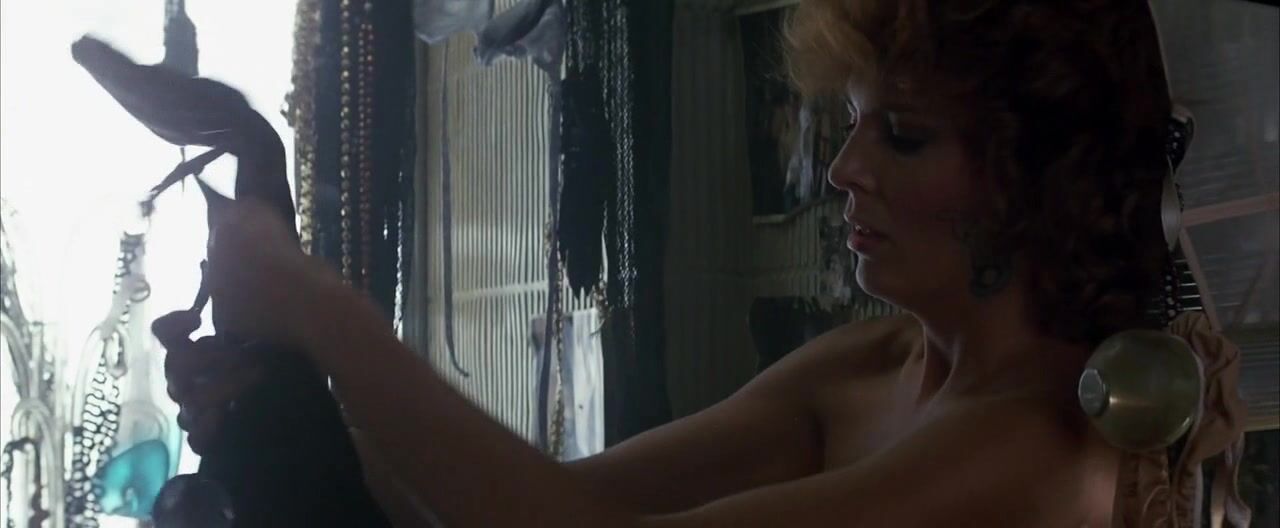 Naked in Blade Runner BluRay 720p!