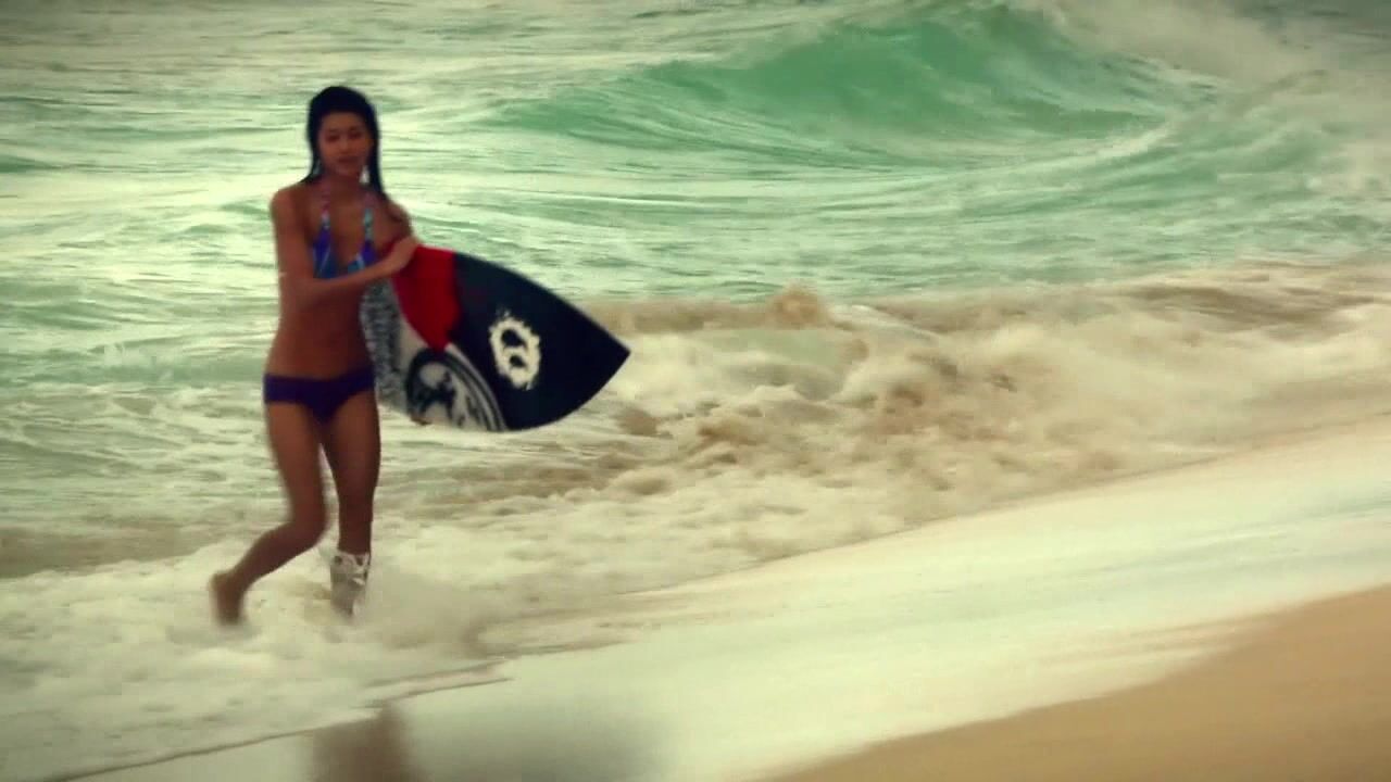 in Bikini on Hawaii Five-0 s02e23 HiDef 720p!