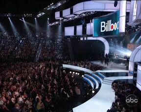 Cleavage and Legs at Billboard Music Awards 2012 HiDef 1080p!