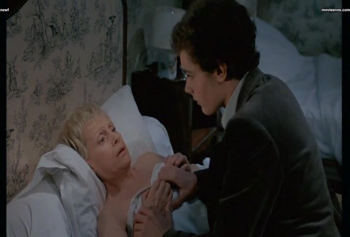 Completely Nude in The Phantom of Liberty!