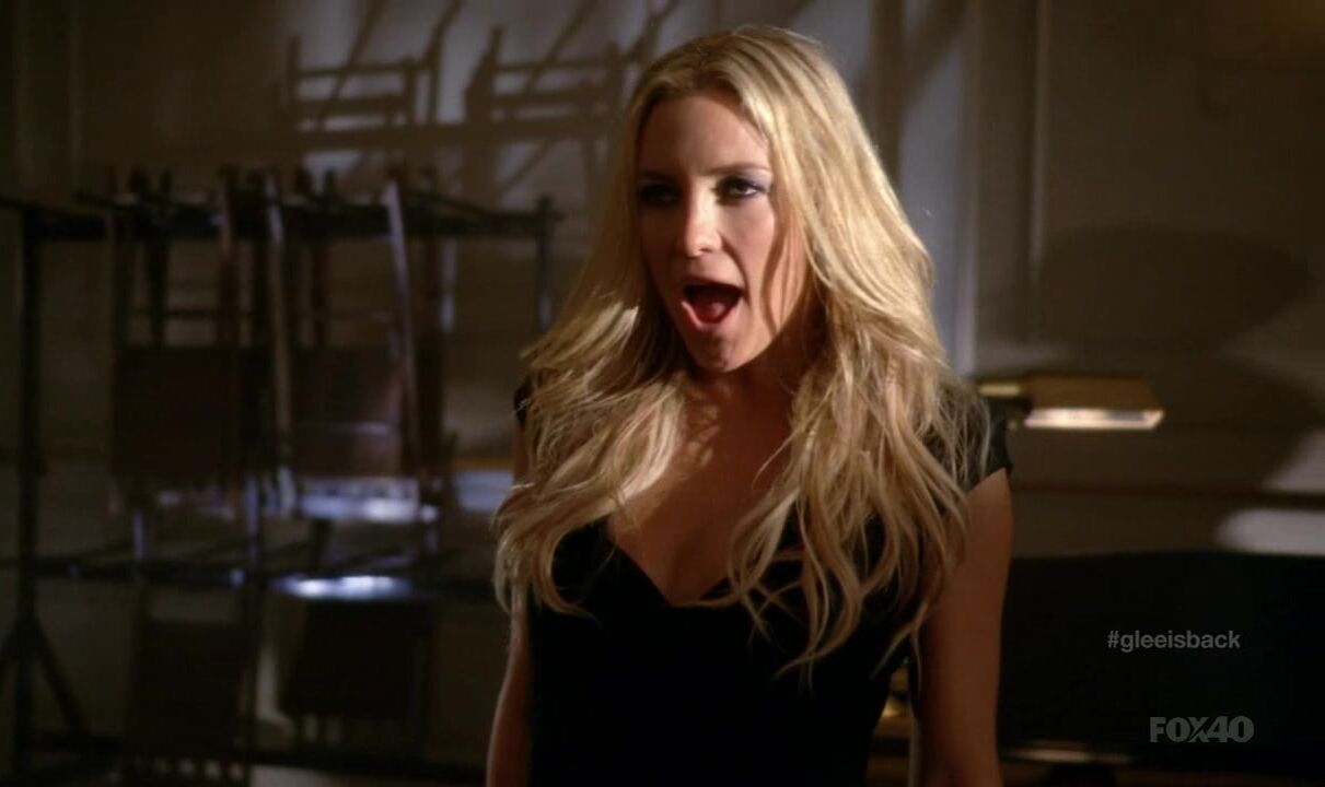 Sexy on Glee s04e01 HiDef 720p!