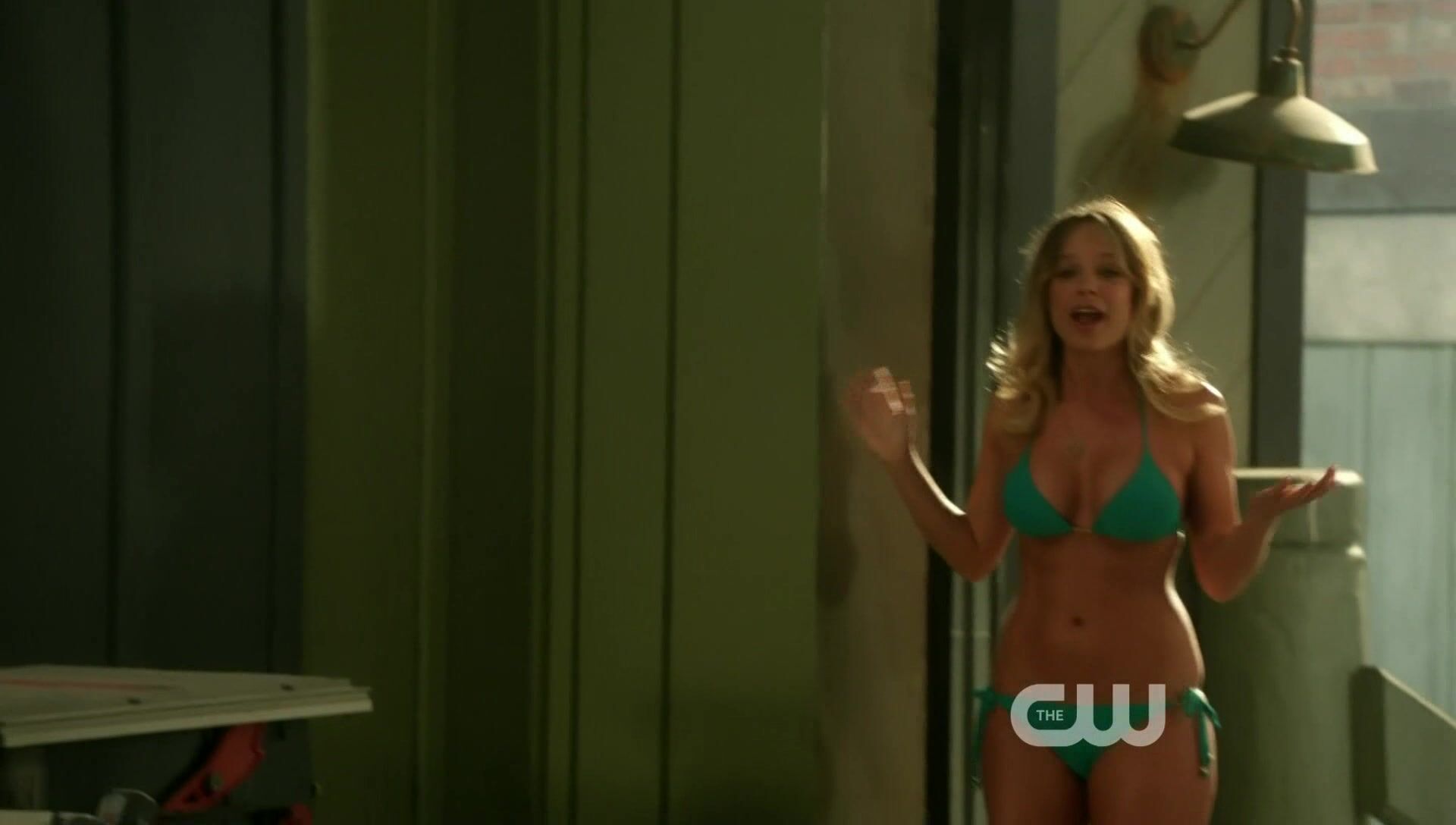 in green Bikini on 90210 s05e04 HiDef 1080p!