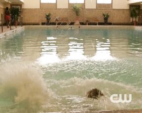 in Swimsuit on Carrie Diaries s01e01!