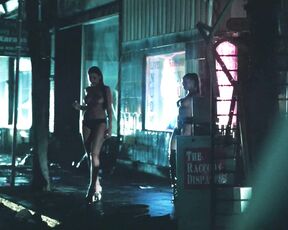 and others Nude in Resident Evil Apocolypse HiDef 1080p!