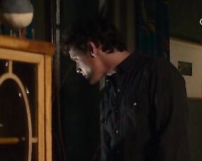 Camel Toe in Odd Thomas!