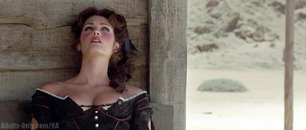 Cleavage in Gallowwalkers HiDef 720p!