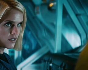 in Bikini in Star Trek Into Darkness HiDef 1080p!