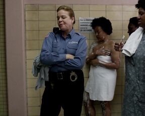 Natasha Lyonne and Kimiko Glenn Nude Lesbianism on Orange is the New Black s02e04e08 HiDef!