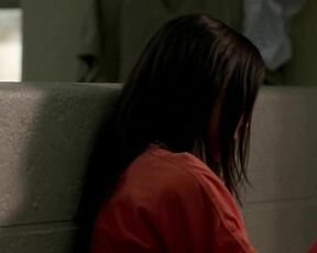 Natasha Lyonne and Kimiko Glenn Nude Lesbianism on Orange is the New Black s02e04e08 HiDef!