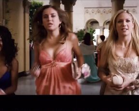 Cleavage in Prom Night HD 1080!