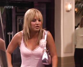 Pokies and Cleavage on 8 Simple Rules!