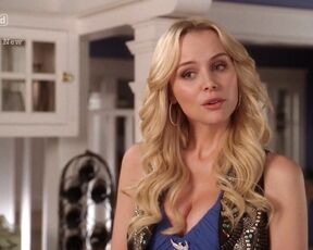 Cleavage on Desperate Housewives HD1080i!