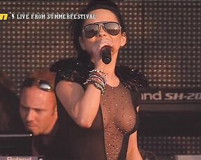 in See Through suit and Nip Slip from Summerfestival 2010!