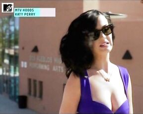 Big Cleavage and Slight Pokies on MTV Hoods!