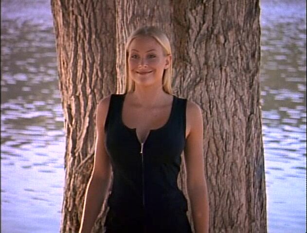 in Bikini on Sweet Valley High s1e3!