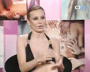 legs cleavage and Nipple-Slip on Spanish tv!