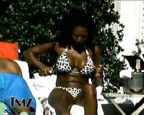 In Bikini and Boyfriend Rubbing Oil on her Hot body Paparazzi Vid!