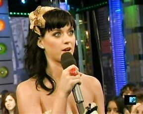 Sexy outfit interview on TRL!