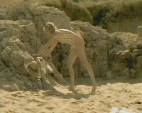 Naked on beach in Dans La Tete Du Tueur!