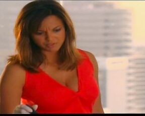 Cleavage on CSI Miami S6EP21ITA!