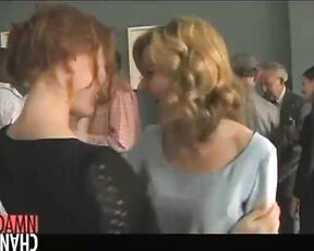Alicia Witt and Elizabeth Banks Kissing each other in Wainy Days!
