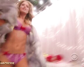 at Victoria Secret Fashion Show 2009 HD!