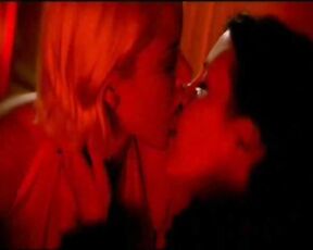 in Lesbian make-out, 3-way!