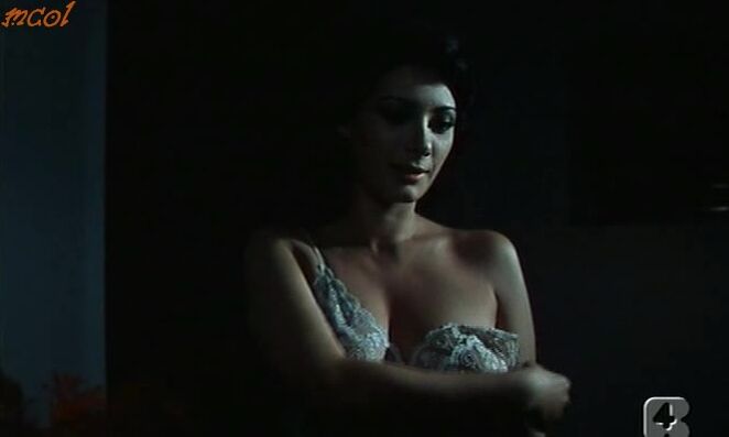 Edwige Fenech and Florence Barnes Completely Naked in La Moglie Vergine!