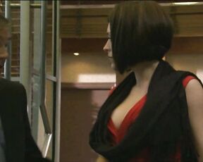 showing Cleavage on Hollyoaks!