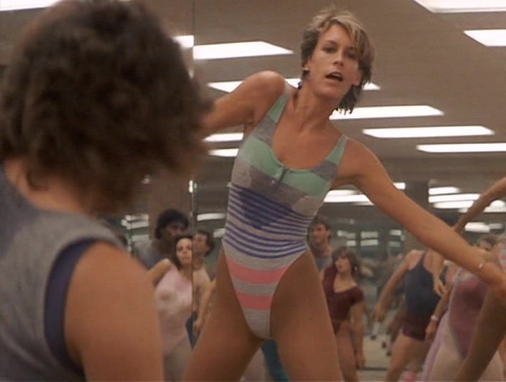 Jamie Lee Curtis and Marilu Henner in spandex with pokers in Perfect!