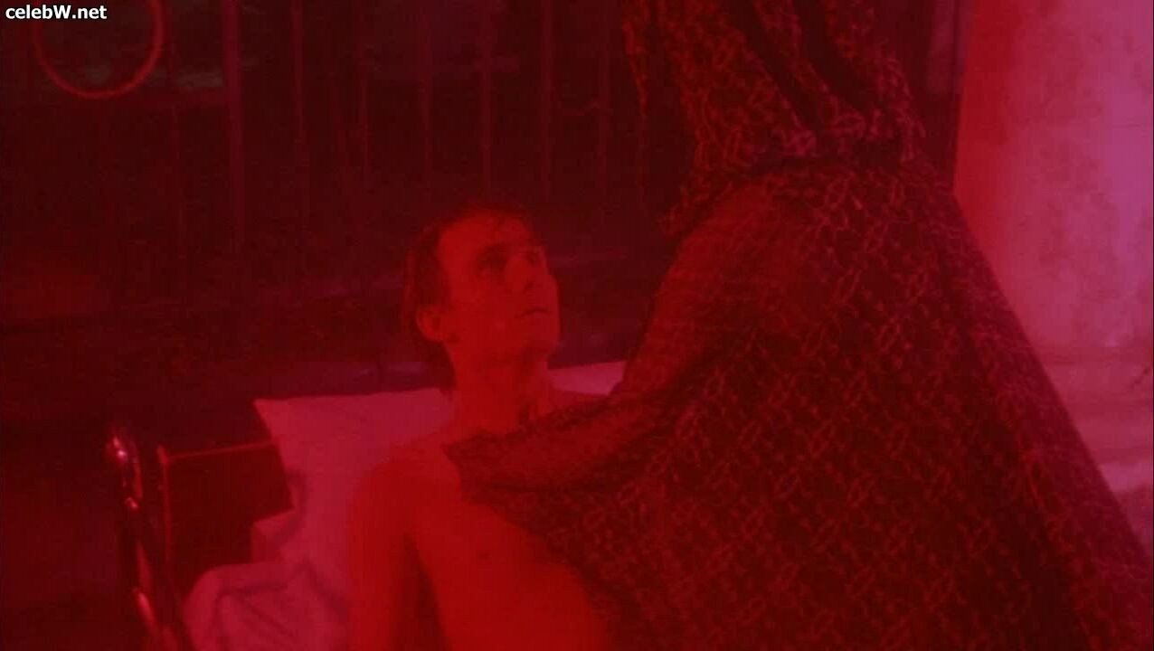 Nice and Nude in Lifeforce (HDTV)!