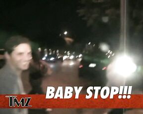 Paparazzi boobs bouncing street video!