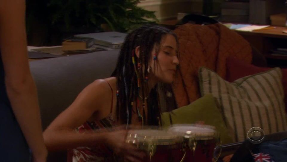 kissing a girl on How I Met Your Mother!