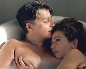 Victoria Abril and Josiane Balas Nude together in a bathtub in Gazon Maudit!