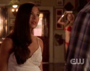 Supergirl in Bikini on Smallville s07e03!