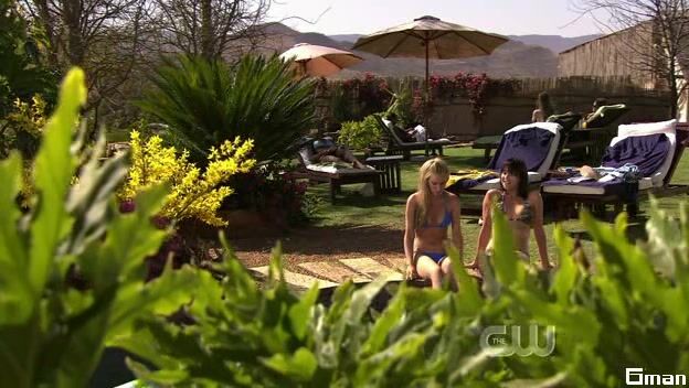 Tiffany Mulheron in Bikinis on Life Is Wild s01e02!