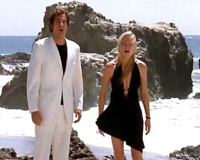 Yvonne Strahovksi and Mini Anden Upskirts and in Underwear on Chuck: s01e04!