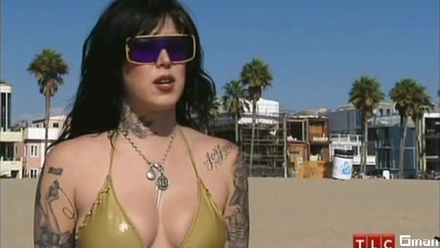 in a Bikini on LA Ink s01e12!