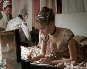 Cleavage on Northanger Abbey!