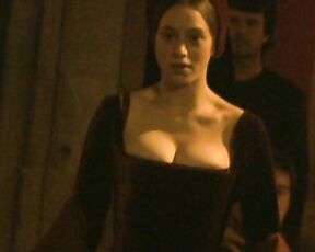 Naked and Screwing in The Other Boleyn Girl!