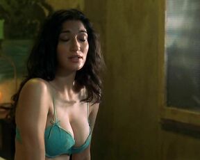 in Underwear on Prison Break S3e5!