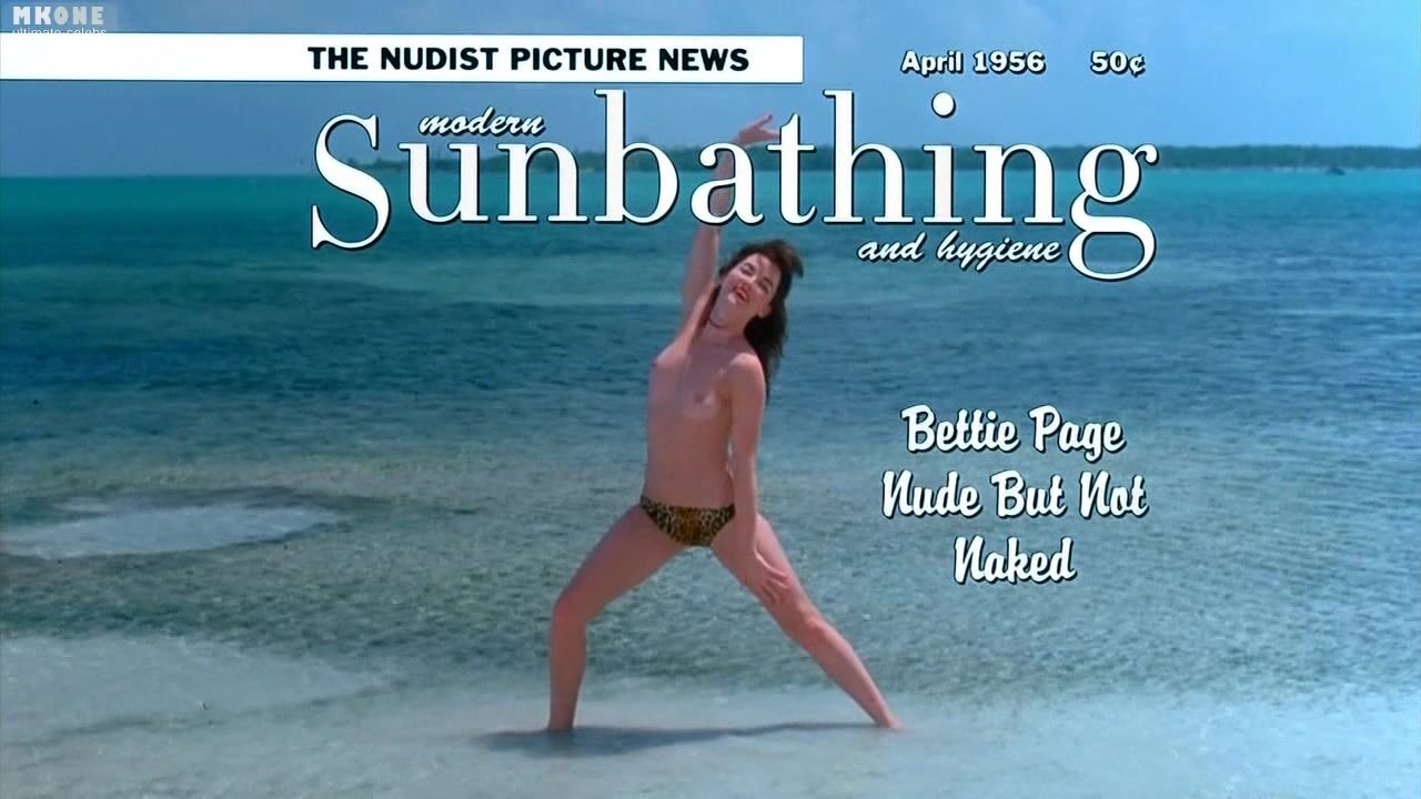 Gretchen Mol and Cara Seymour Nude in The Notorious Bettie Page HD!