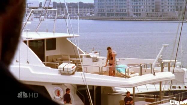 in Bikini and Underwear on Chuck: s01e11!