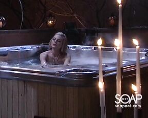 in hottub on General Hospital!