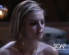 in hottub on General Hospital!