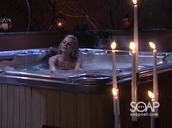 in hottub on General Hospital!