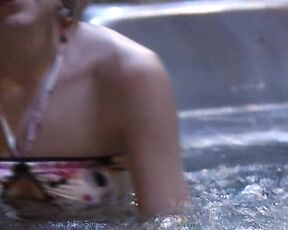 in hottub on General Hospital!